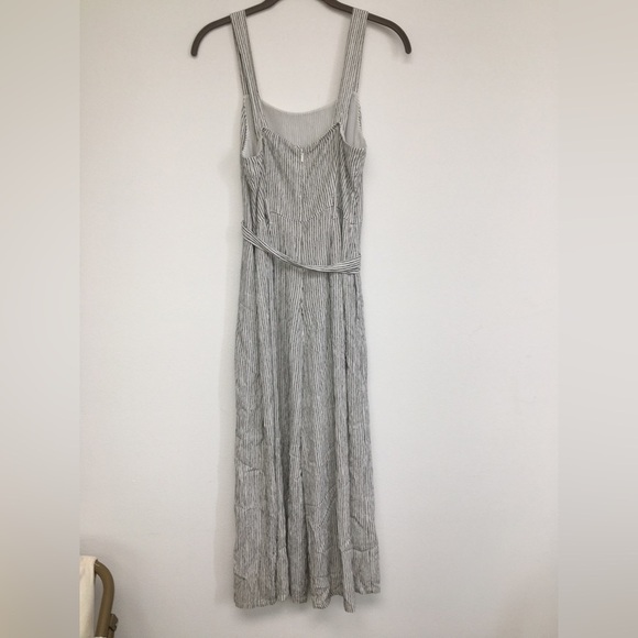 NWT American Eagle Outfitters White Gray Stripped Sleeveless Jumpsuit size 4 - Picture 2 of 6